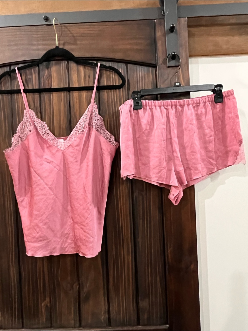 Victoria’s Secret Satin Lace Cami & Shorts Pajama Set Pink Size Large